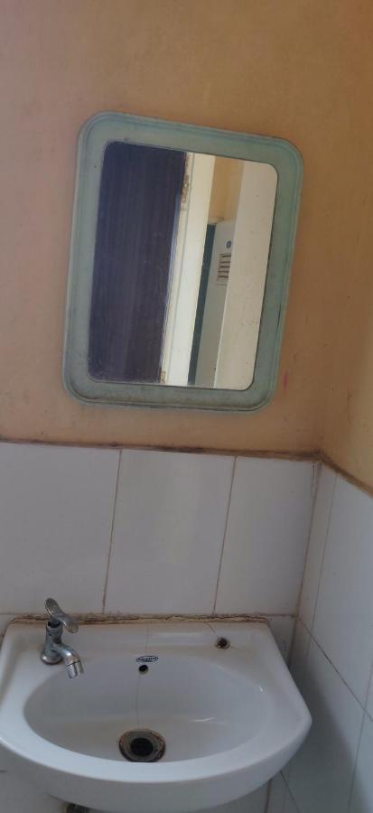 Hotel Rajesh Kolhapur Esterno foto