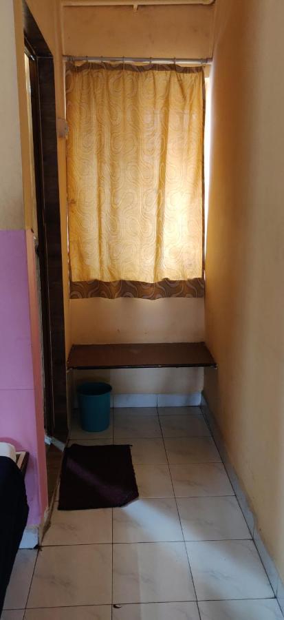 Hotel Rajesh Kolhapur Esterno foto