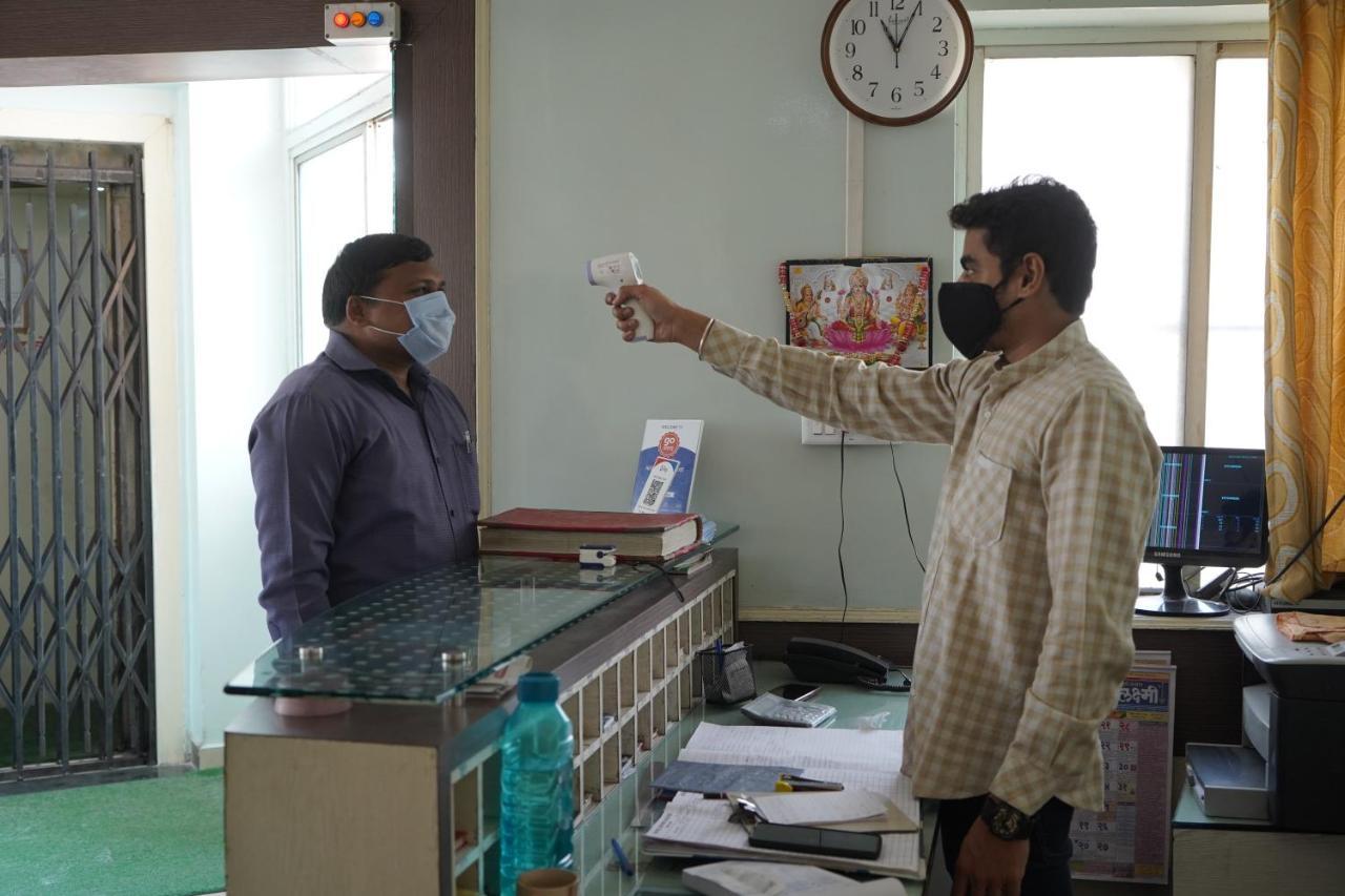 Hotel Rajesh Kolhapur Esterno foto